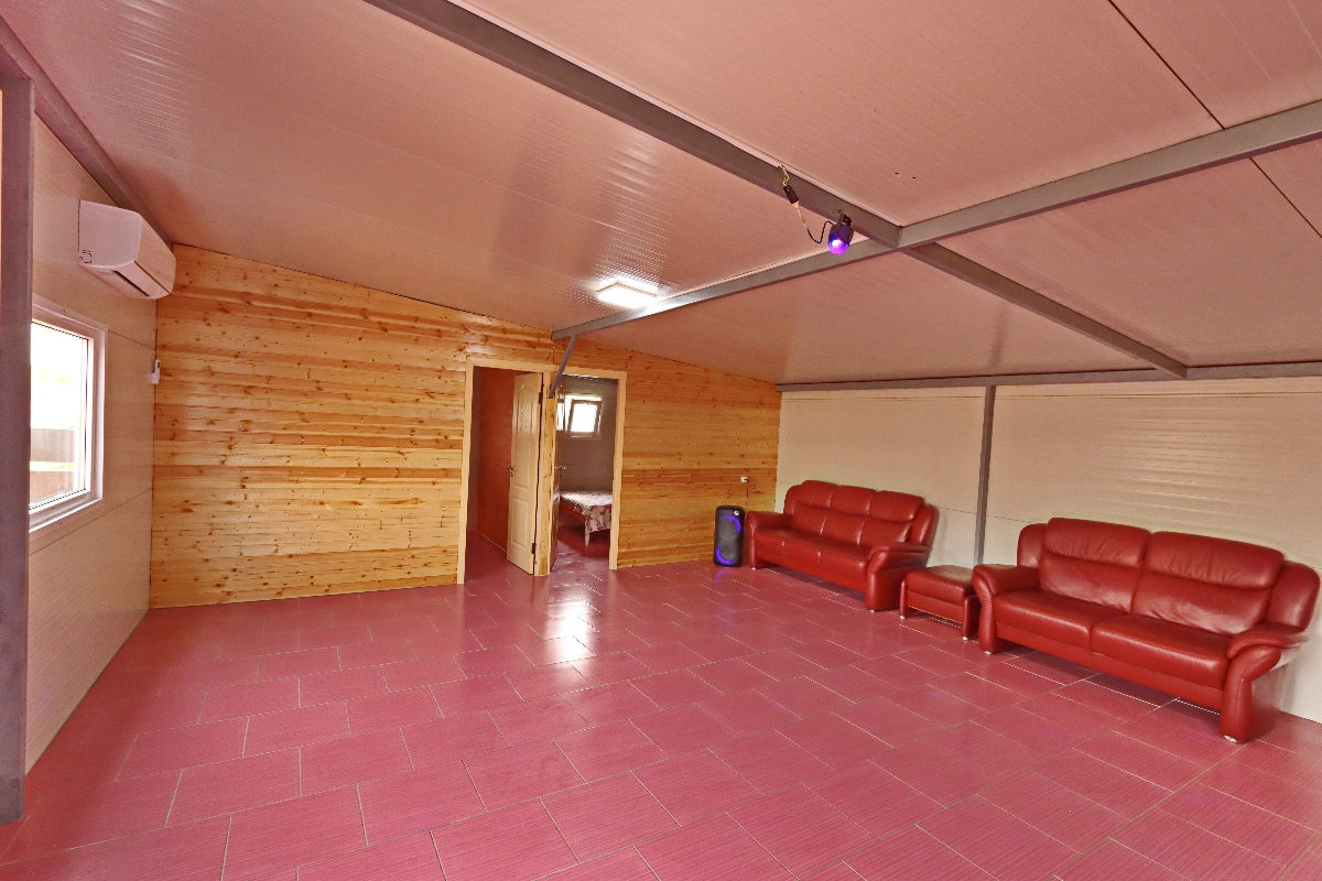 Gallery 5